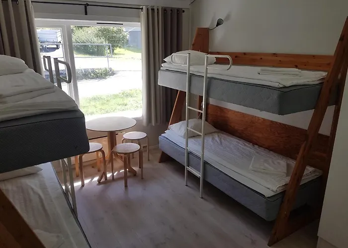 Folgefonn Gjestetun Otel *